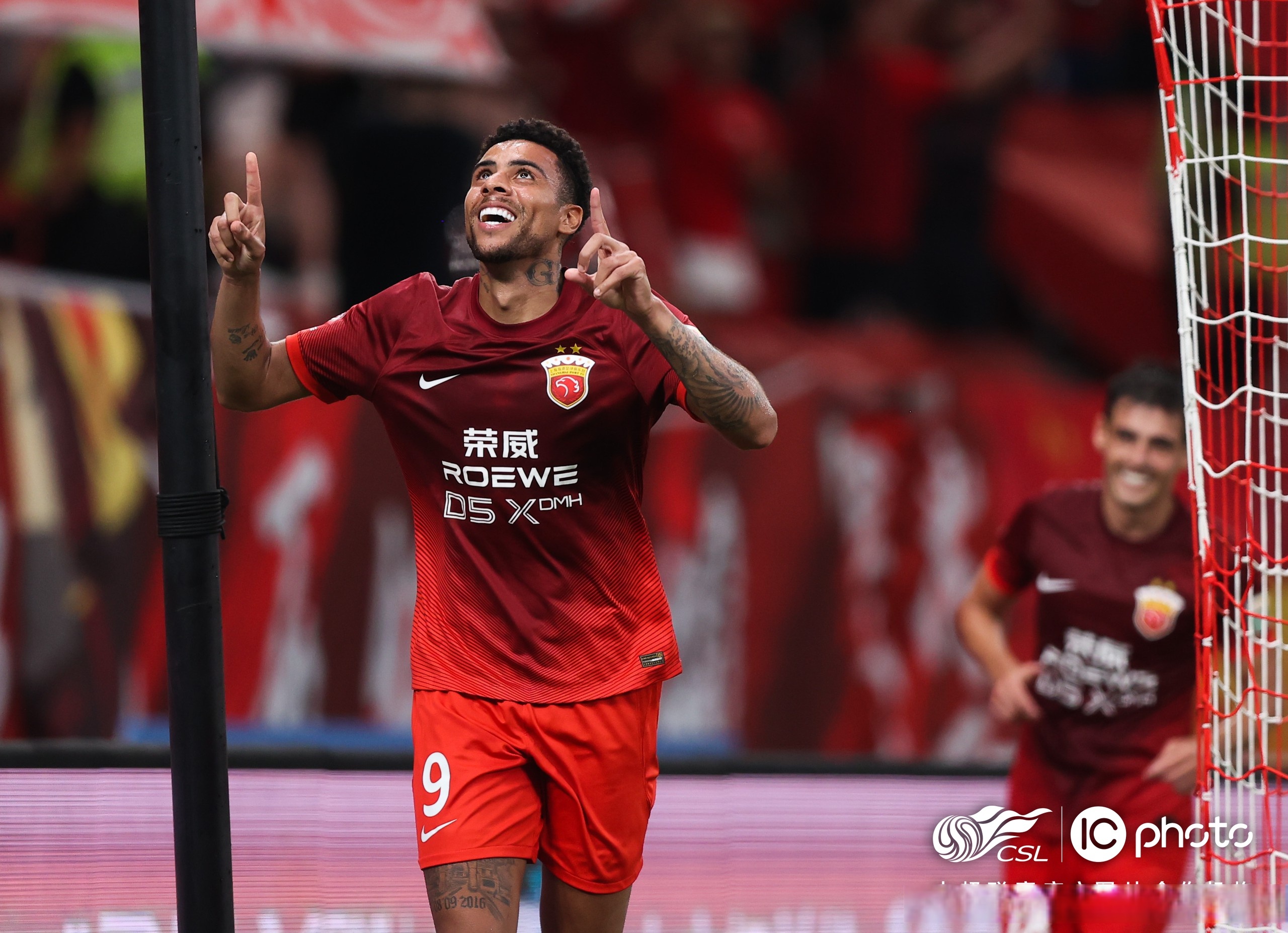 斯托克城捍卫家门，赢得胜利