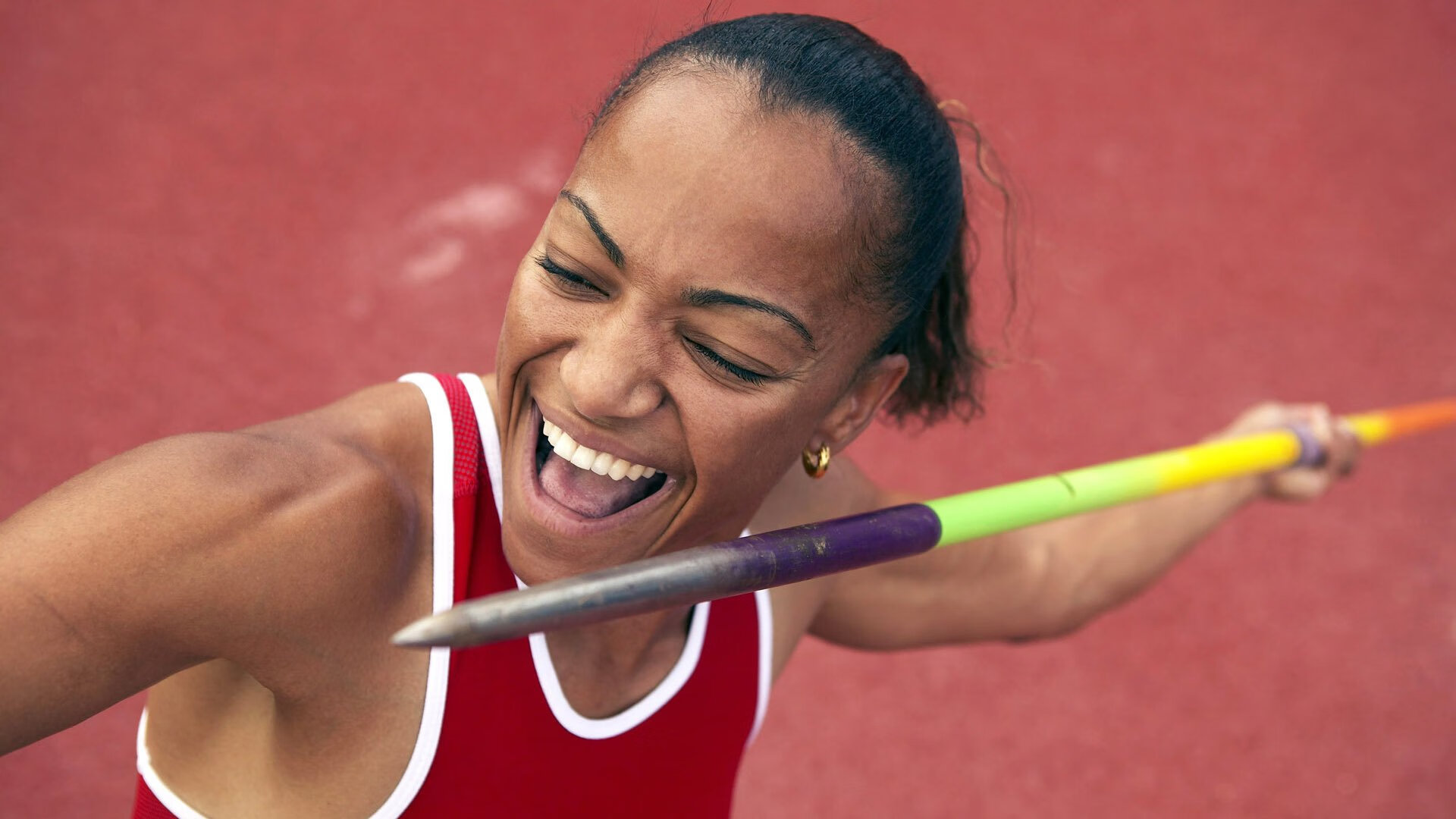 新疆队鏖战雄鹿,王哲林带队取胜