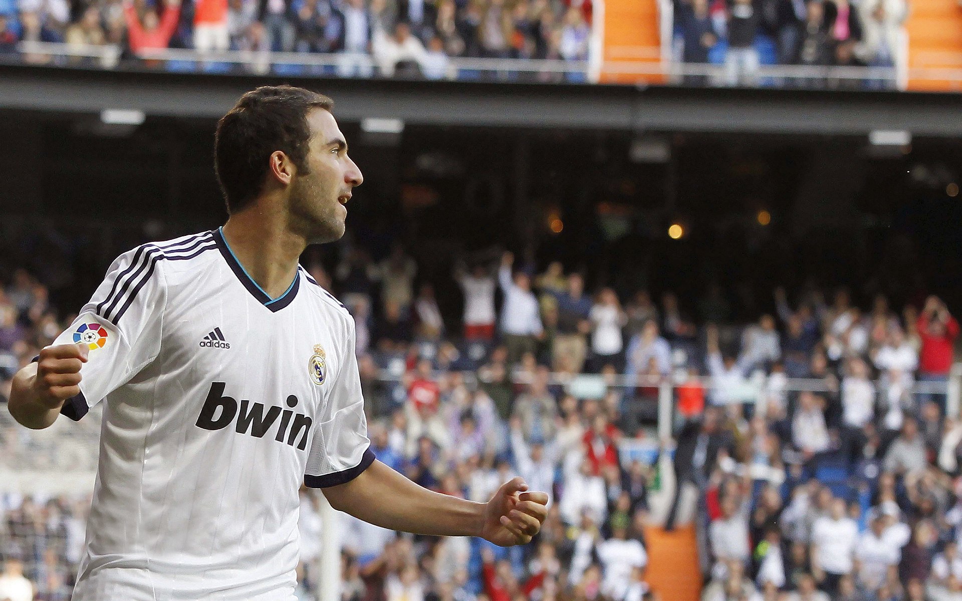 赛道风云，索伯车队横扫阿斯顿马丁，拉塞尔高光表现引领新格局